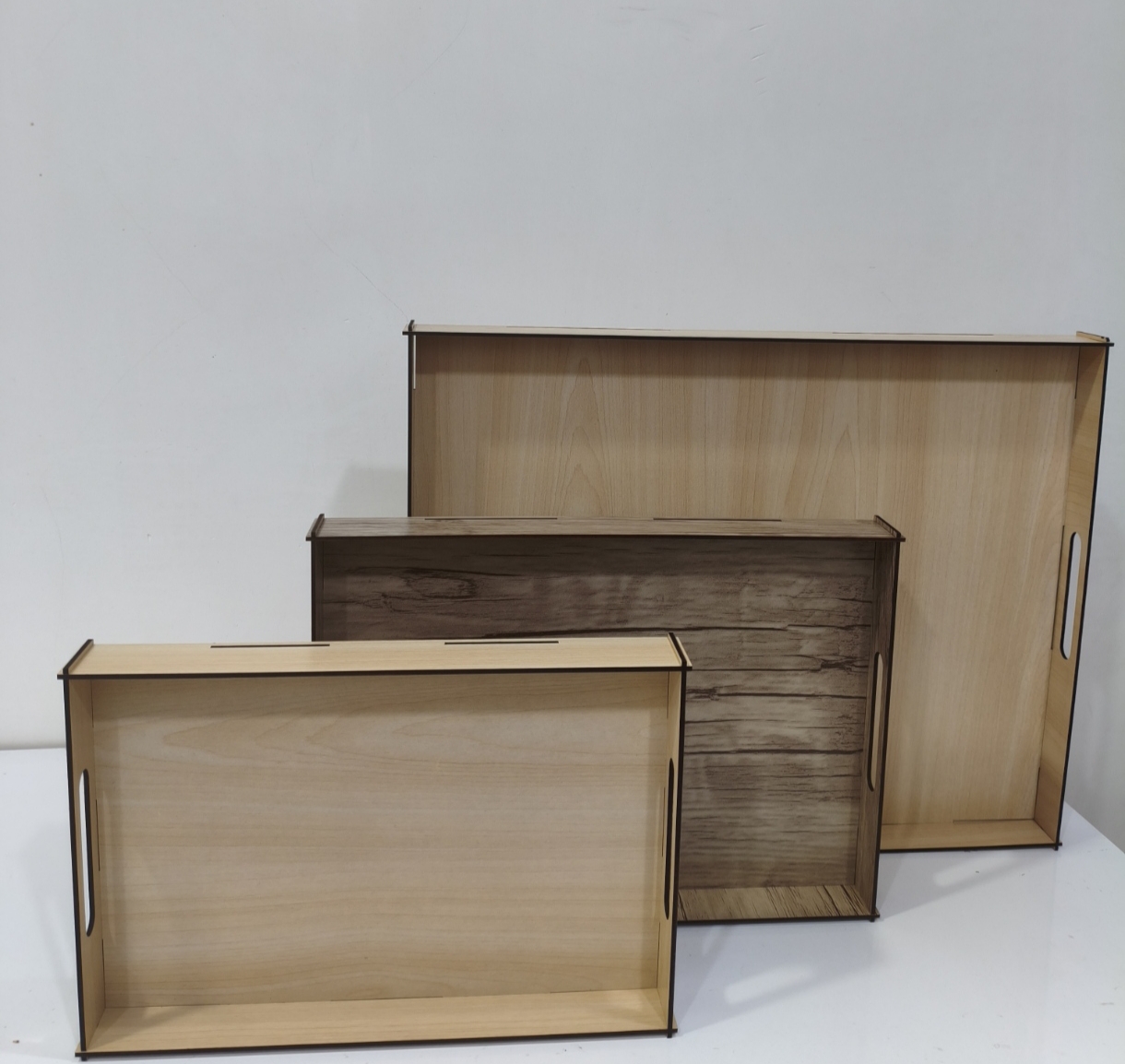 سینی شیرینی و ترافل و فینگرفود